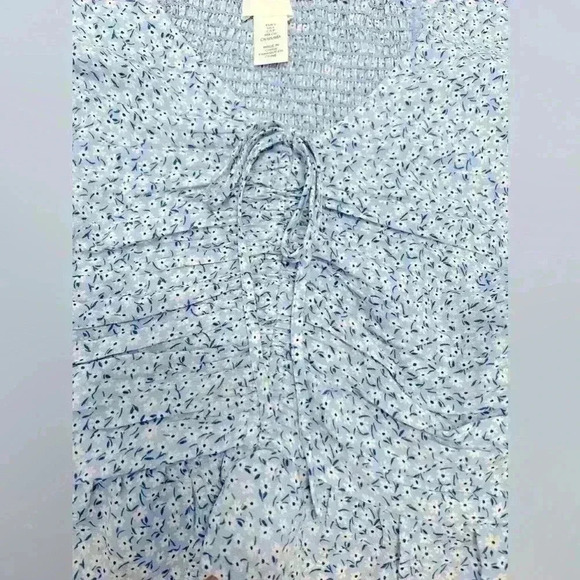 H&M Blue & White floral 🌸Puff Sleeve Blouse - Picture 3 of 6